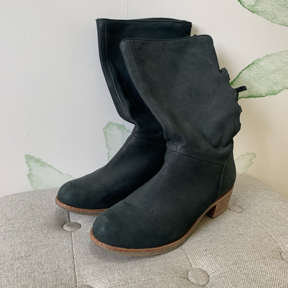Black stylish Ugg boots!